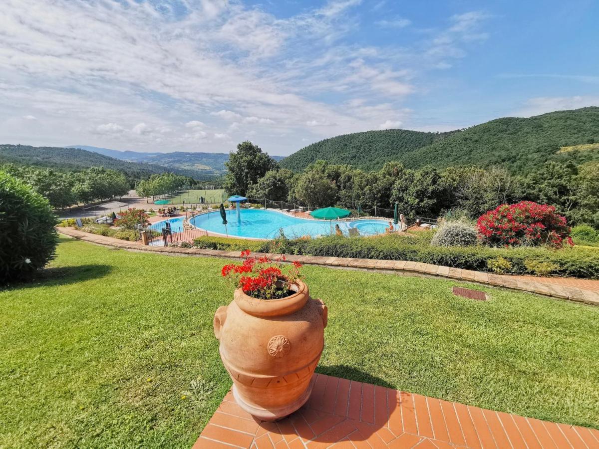 Resort Le Tegole Riparbella Bagian luar foto