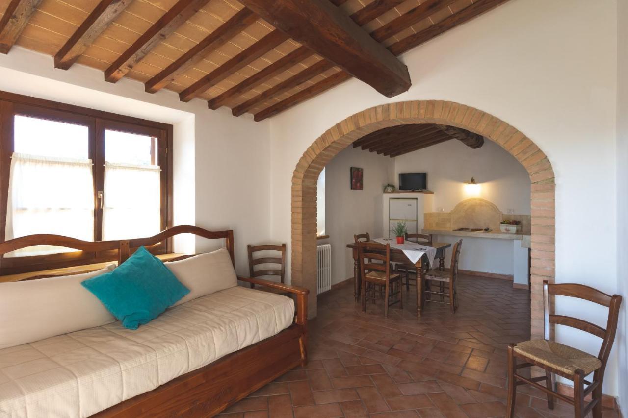 Resort Le Tegole Riparbella Bagian luar foto