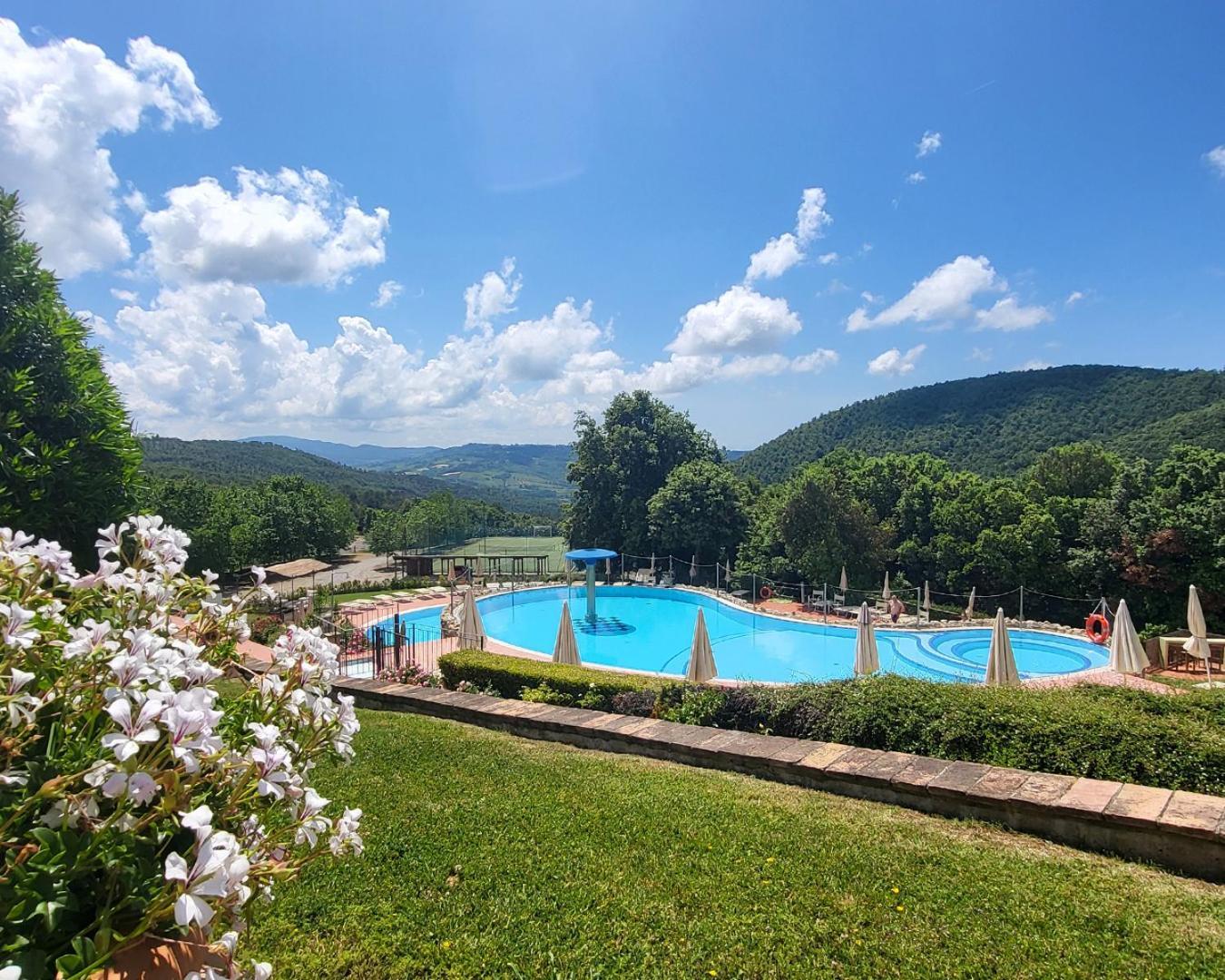 Resort Le Tegole Riparbella Bagian luar foto