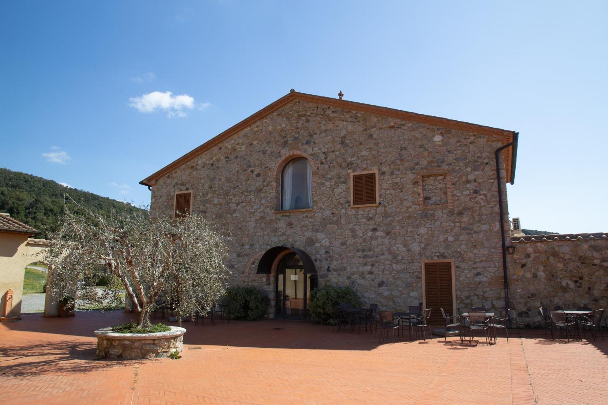 Resort Le Tegole Riparbella Bagian luar foto