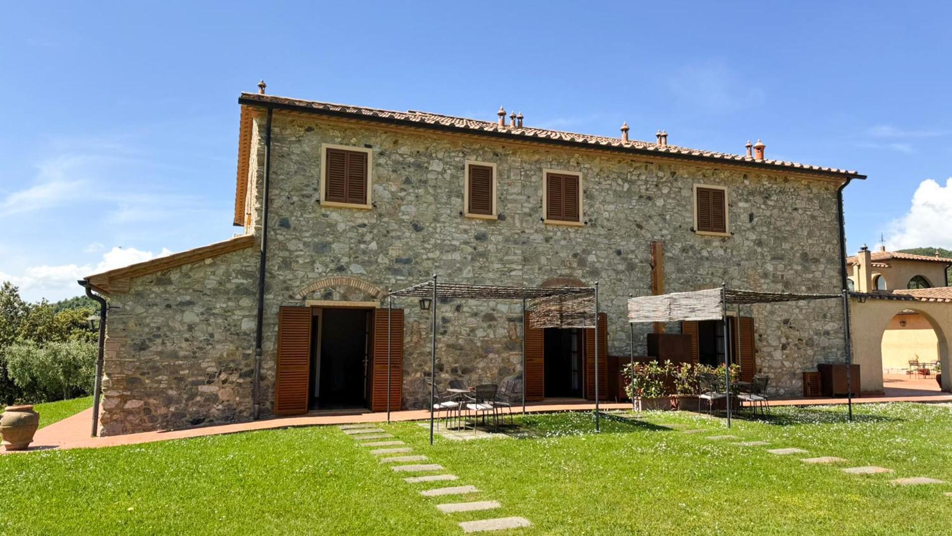 Resort Le Tegole Riparbella Bagian luar foto